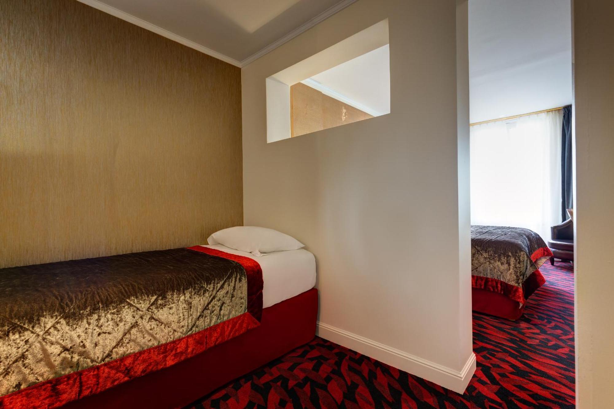 Hotel Muguet Париж Экстерьер фото
